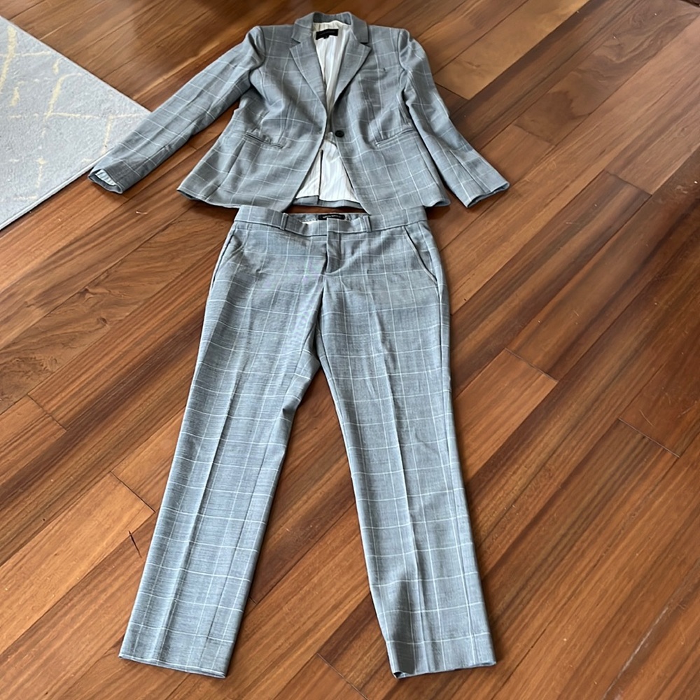 Banana Republic Gray Suit Set | Size 4 Blazer, Size 6 Pants